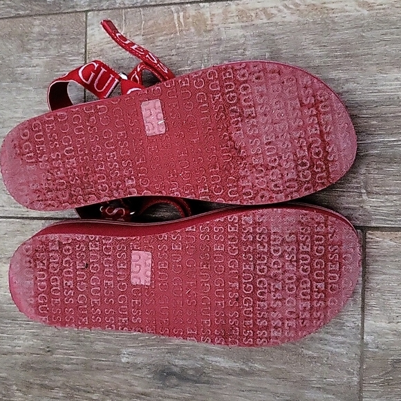 🌟SALE!!🌟Guess Sandals - Picture 2 of 8